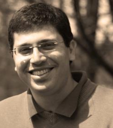 Headshot of Professor Daniel Barnett